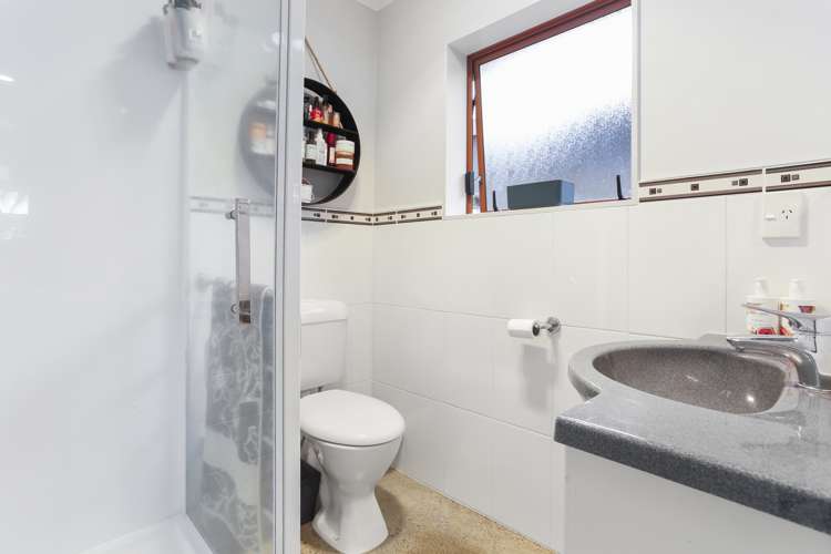 103h Glengarry Road Glen Eden_15