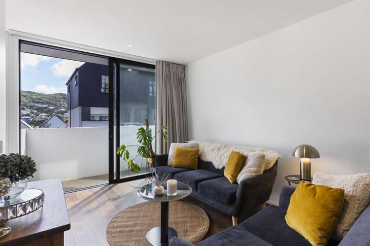 19 Jean Caldwell Way Island Bay_2