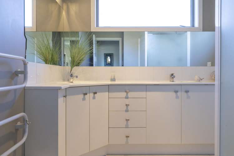 10 Wakeman Road Acacia Bay_32