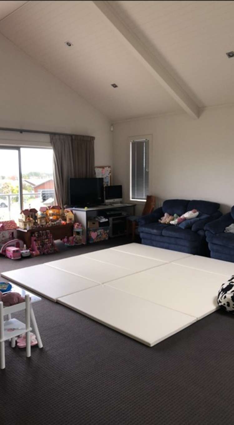 24 The Circle 1114_7