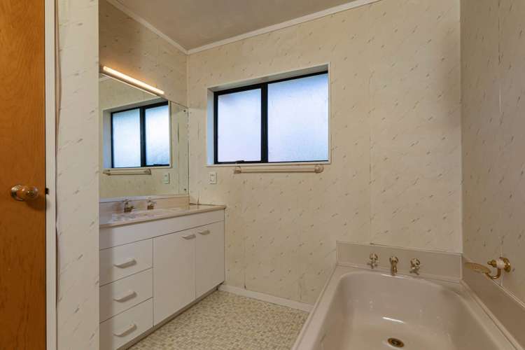 2/28 Unsworth Drive Unsworth Heights_15