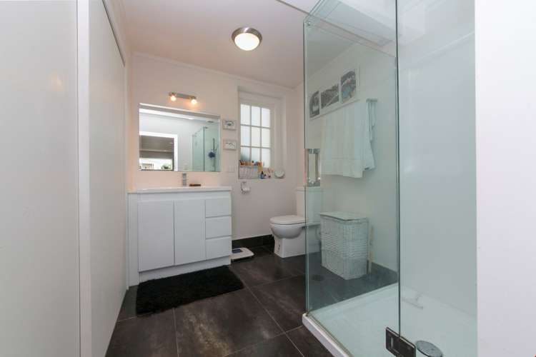 11 West Lynn Road Titirangi_13