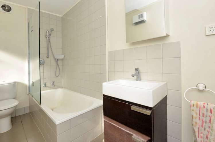 1 Rossgrove Terrace Mount Albert_13