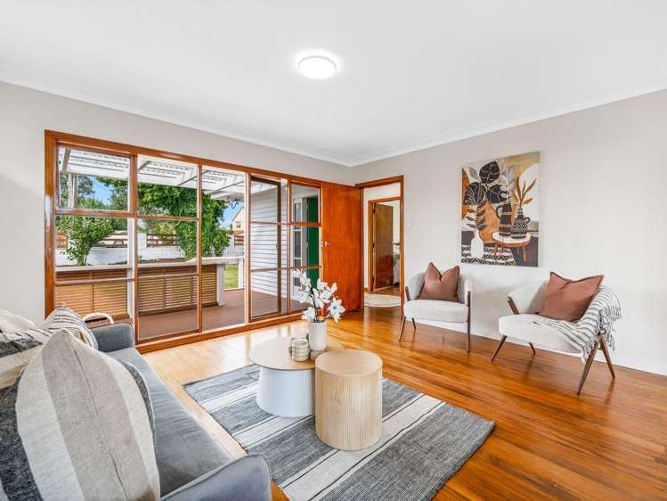 207 Sturges Road 11401_1