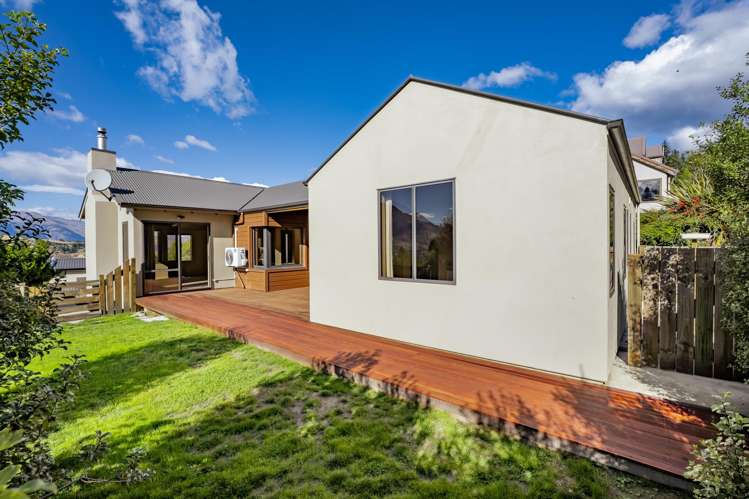 13 Goldleaf Hill Queenstown_17