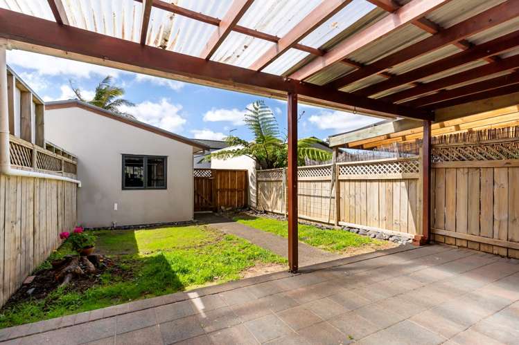 3/8 Tuscany Way Te Atatu Peninsula_16