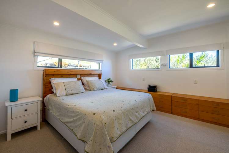 67 Queens Drive Oneroa_10