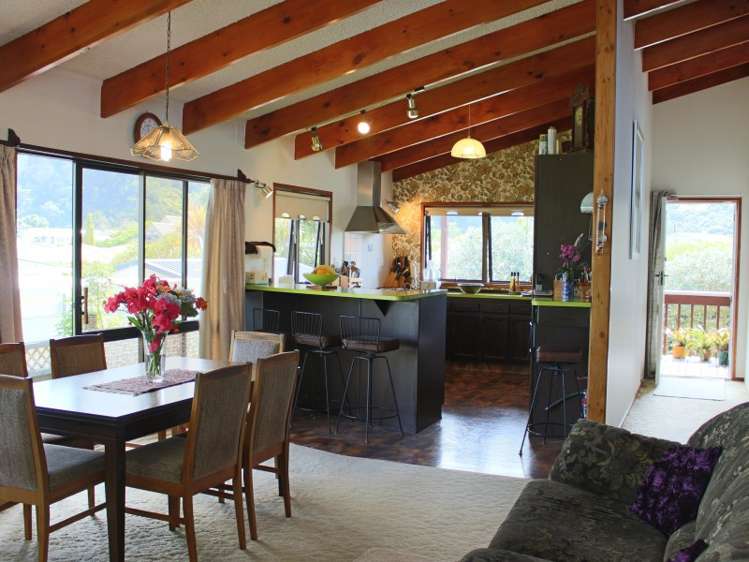 439 Fergusson Drive Thames_5