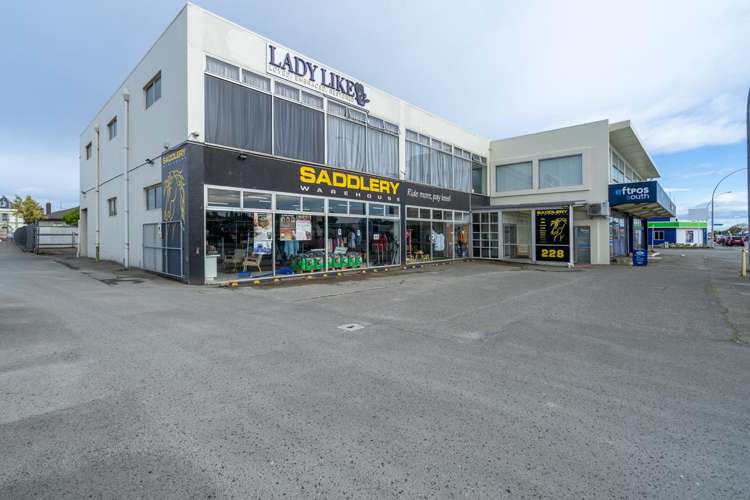 228 Dee Street and 11 Earnslaw Street Avenal_12