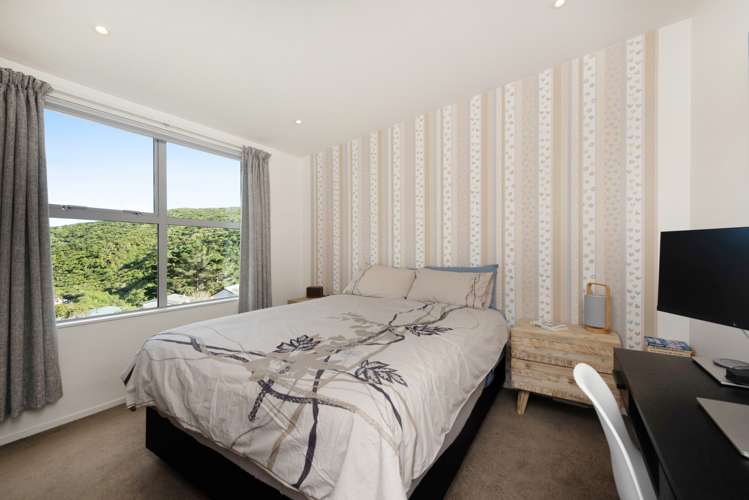 1 Saddleback Grove Karori_11