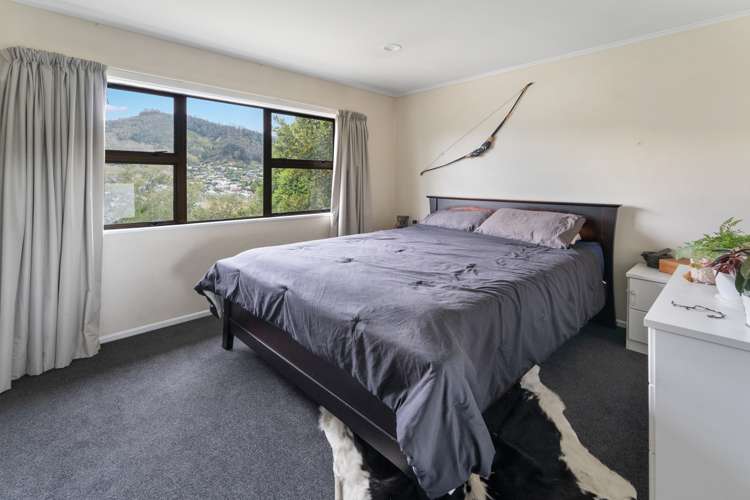 244 Saint Vincent Street Toi Toi_7