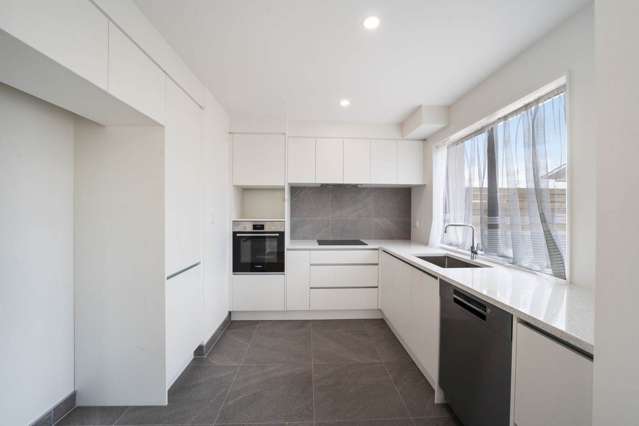 Unit A/6 Waitaki Street Henderson_3