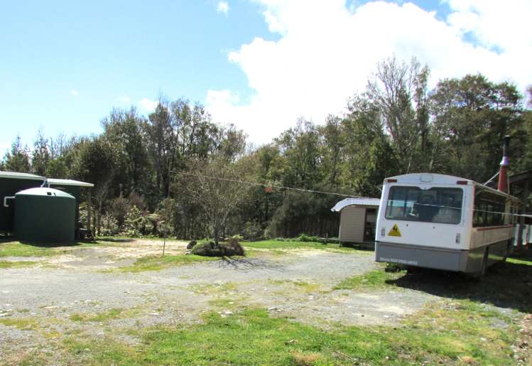 1712 State Highway 7 Moana / Lake Brunner_17