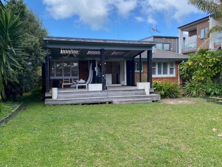 18 Williamson Avenue Belmont_14