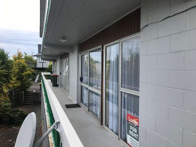 4/4 Moana Street 1067_3