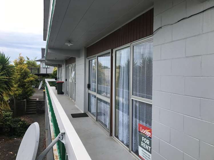 4/4 Moana Street 1067_3