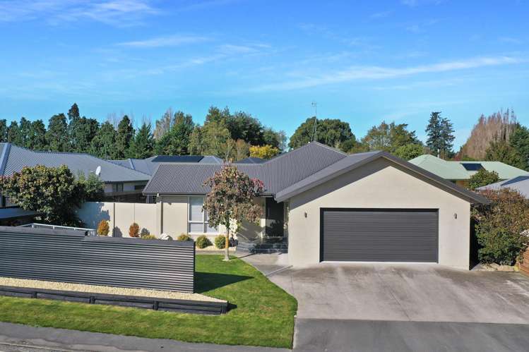 16 Geoff Geering Drive_0