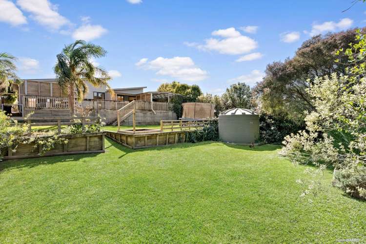 21 Shelly Bay Road Beachlands_17