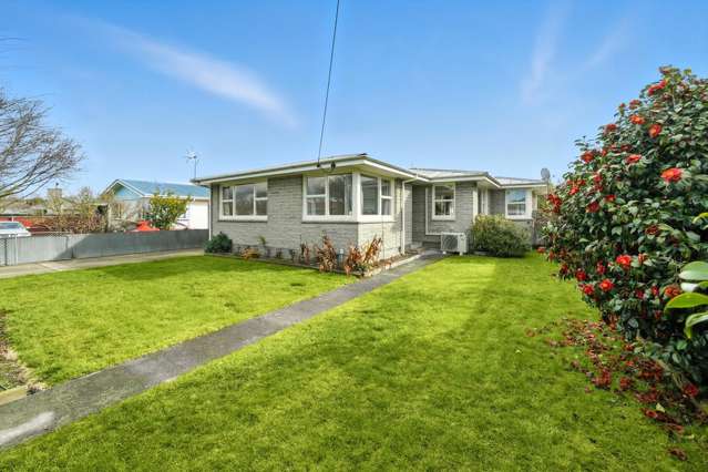 Modernised 1960s home, Family living at it's best!