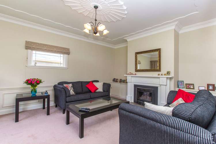 311 Riverside Drive Waterloo_11