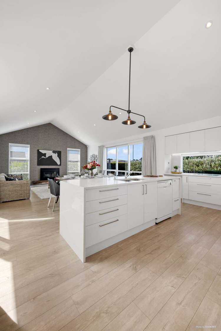 1 Lydiard Place Beachlands_8