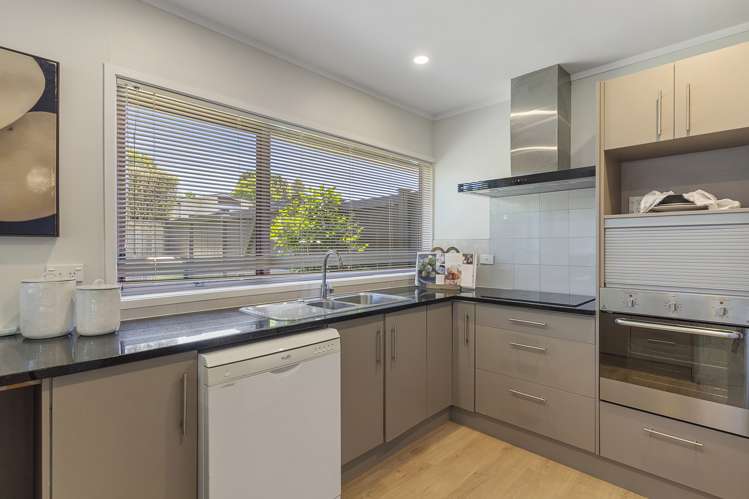 1/143 Reeves Road Pakuranga Heights_9