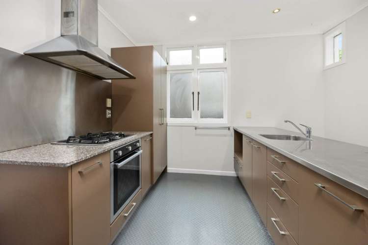 2/9 Essex Road Mt Eden_6