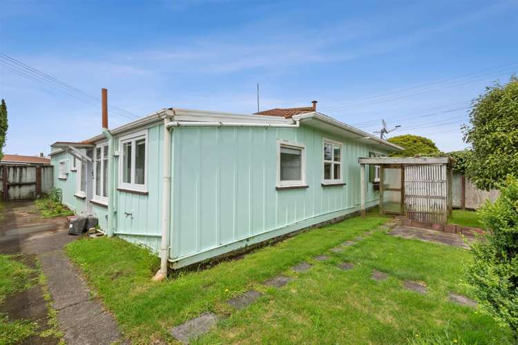 10 Tukapa Street Westown_18