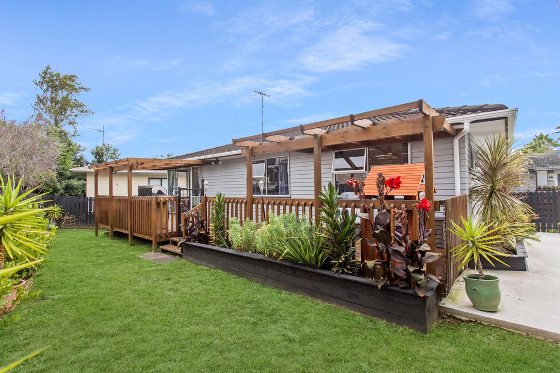 1/16 Manapouri Place Pakuranga Heights Manukau City Houses for