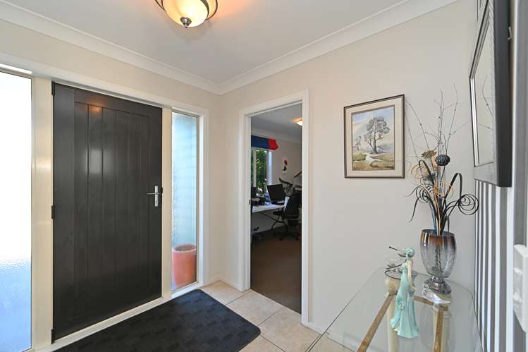 3 Somes Place Poraiti_16