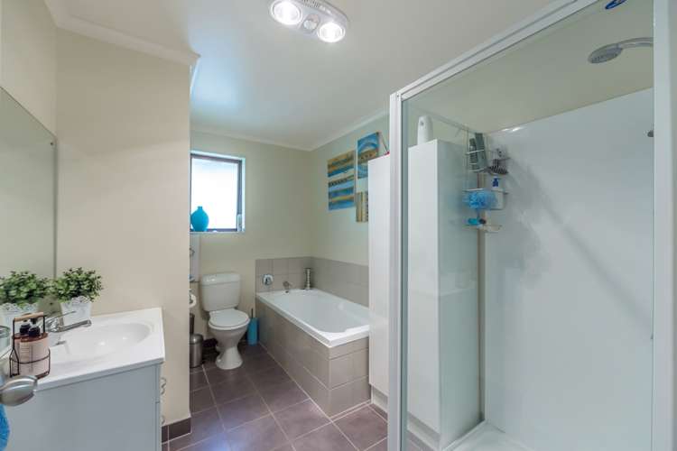 8 Fernbank Lane Greenhithe_22