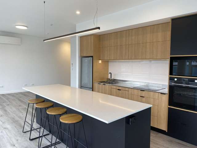 2/60 Robert Street 11640_1
