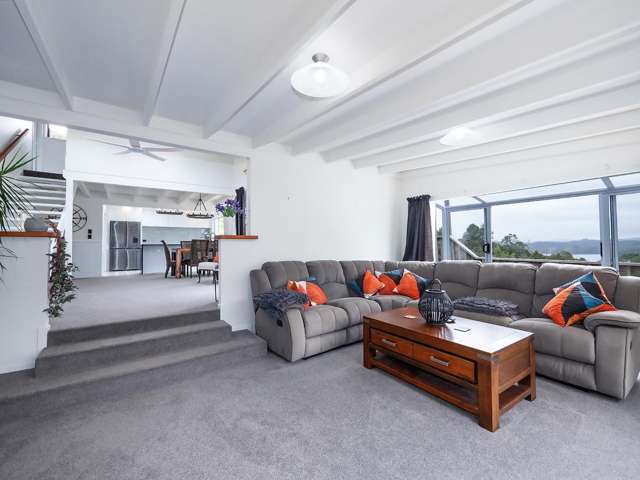 Luxurious Coastal Hideaway – Modern Elegance, Privacy and Sun in Opua