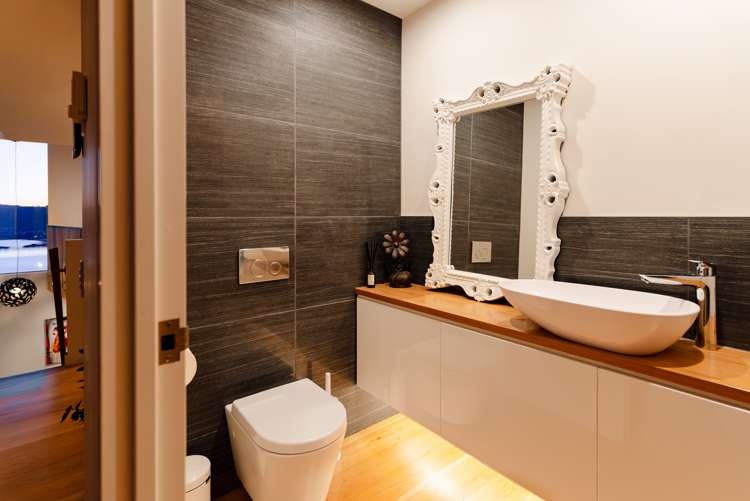 10 Seascape View Paremata_23