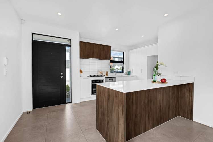 16 Paterae Lane Flat Bush_22