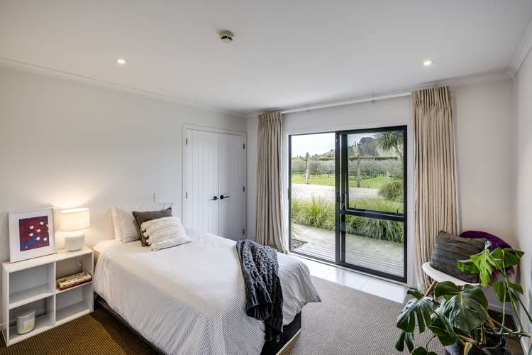 8 Scarrott Road Bay View_19