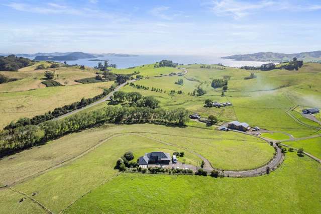 A SUBLIME COASTAL LIFESTYLE ON 20 HA