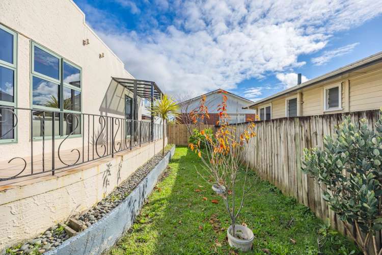 76 Archibald Road Kelston_17