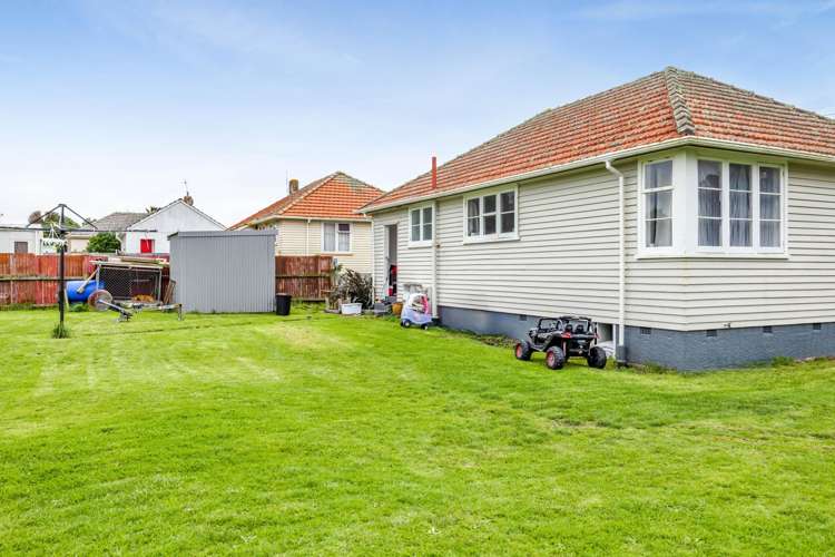 179 Egmont Street Patea_13