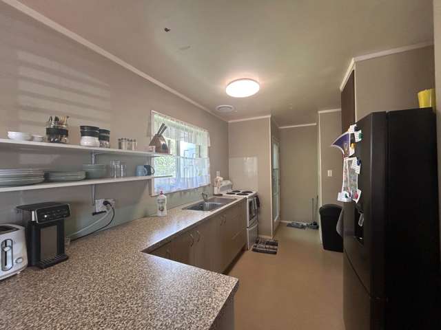 2/4 Gaylands Place Opaheke_2