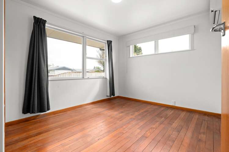 6 Forth Crescent Glenview_5