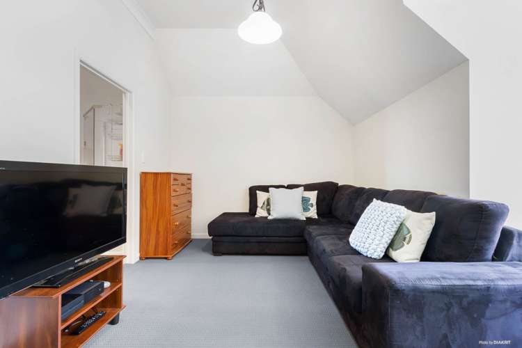 27 Fairchild Avenue Goodwood Heights_11