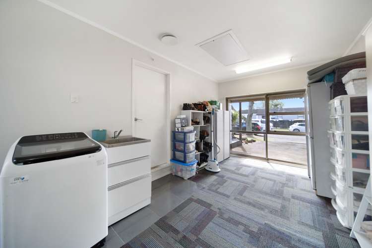 2/2 Corolu Place Conifer Grove_14