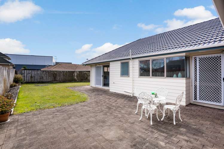 11 Headcorn Place Botany Downs_15