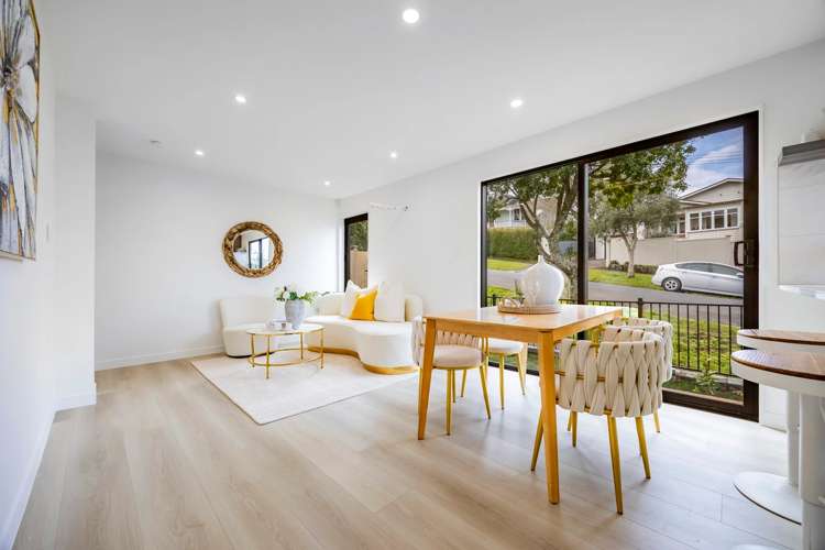 1,2,4/26 Huapai Street One Tree Hill_12