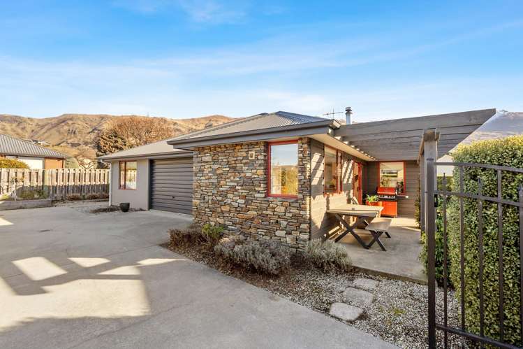 11B Little Oak Common Wanaka_1