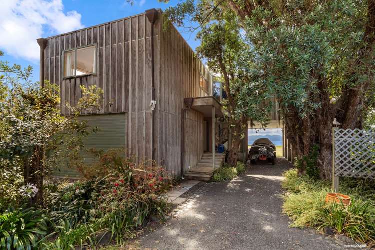 1684 East Coast Road Whakatiwai_5