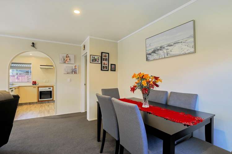 2/25 Stead Crescent Stoke_6