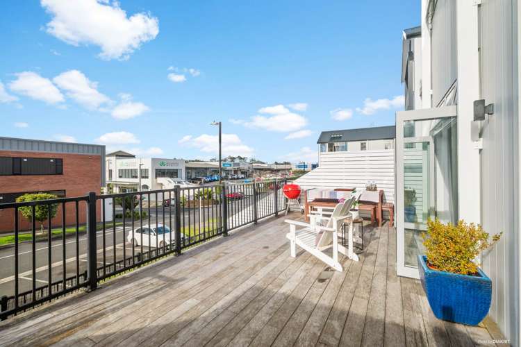 4 Watermill Lane Silverdale_16