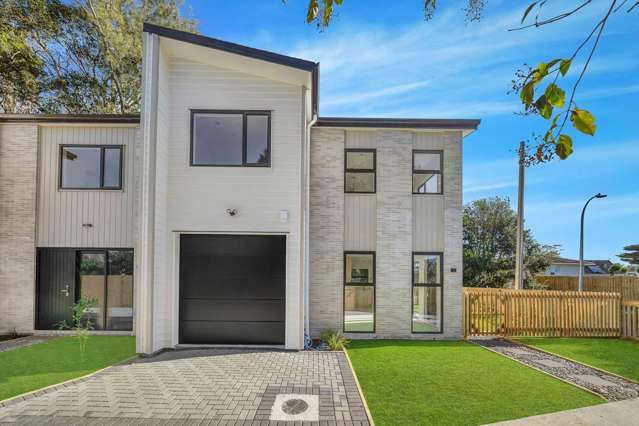 Brand New Standalone Family Homes Beside the Park